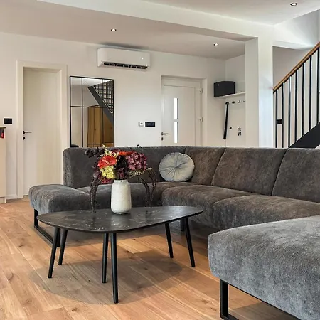 Pet Friendly In Feriehus Poreč