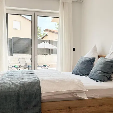 Feriehus Pet Friendly In Poreč